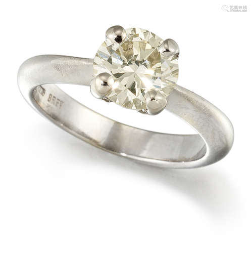 A DIAMOND SINGLE-STONE RING