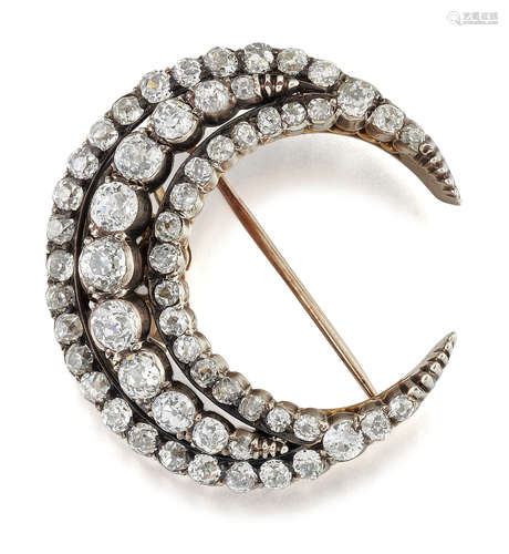 A VICTORIAN DIAMOND CRESCENT BROOCH