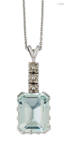 AN 18 CARAT WHITE GOLD AQUAMARINE AND DIAMOND PENDANT