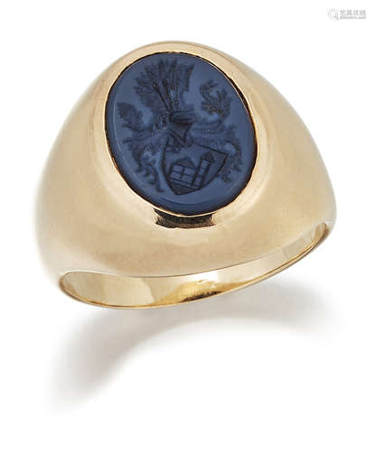 A SARDONYX INTAGLIO SIGNET RING