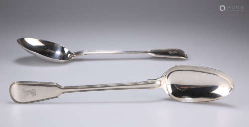 A PAIR OF EDWARD VII SILVER GRAVY SPOONS