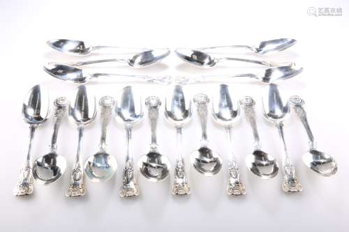 A FINE SET OF EIGHTEEN GEORGE III SILVER SOUP/TABLE SPOONS