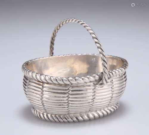 A SMALL VICTORIAN NOVELTY SILVER DISH