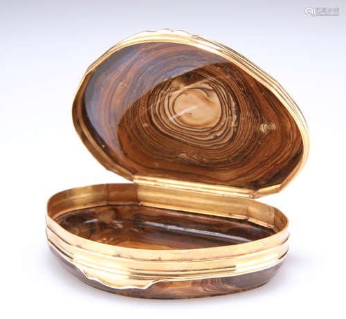 AN 18TH CENTURY GOLD-MOUNTED AGATE SNUFF BOX