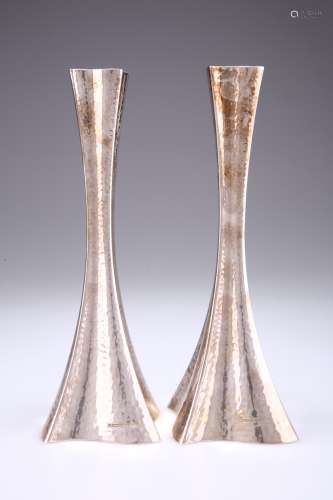 JUDAICA: A PAIR OF SILVER SHABBAT 