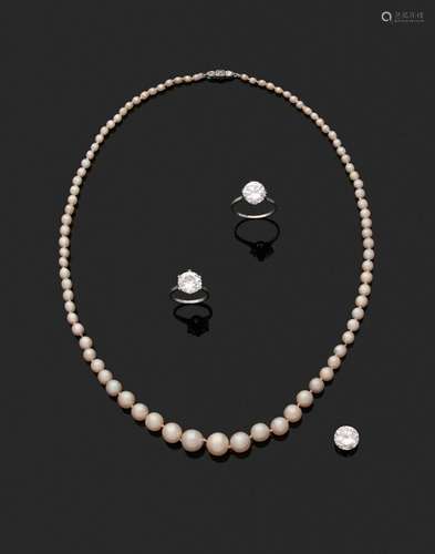 Collier de 86 perles fines en chute