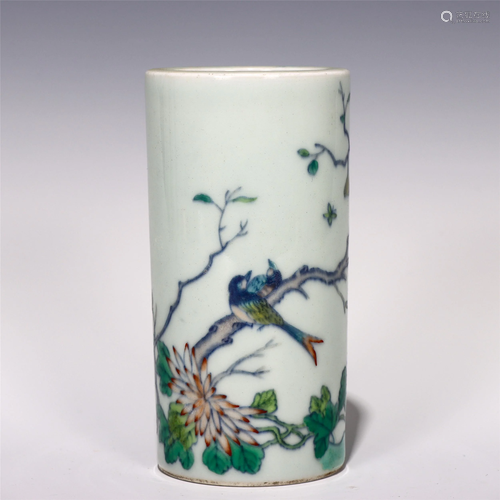 A CHINESE BLUE AND WHITE DOUCAI PORCELAIN BRUSH POT