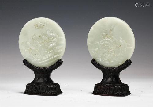 A PAIR OF CHINESE ROUND JADE TABLE SCREENS