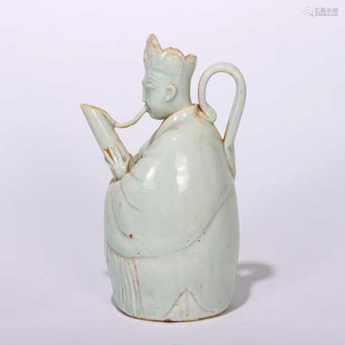 A CHINESE HUTIAN TYPE GLAZED PORCELAIN WATER POT