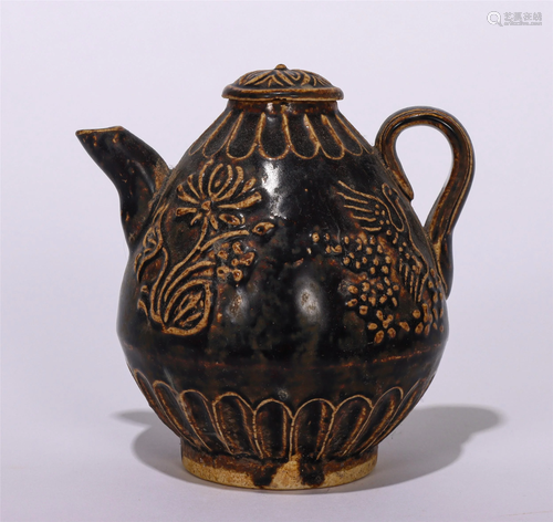 A CHINESE BROWN GLAZED PORCELAIN TEAPOT