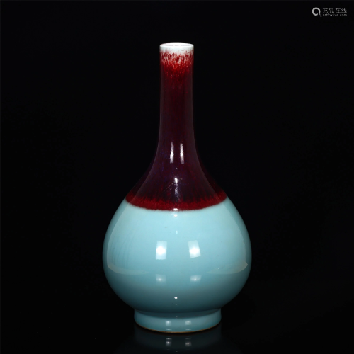 A CHINESE RED AND CELADON GLAZE PORCELAIN VASE