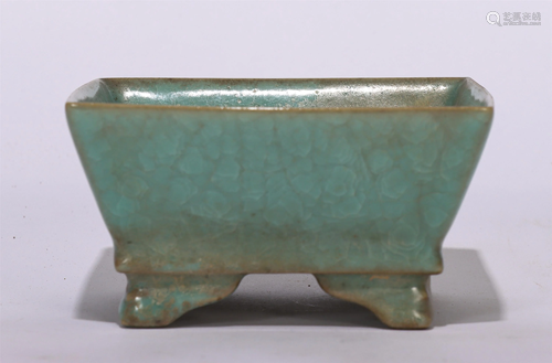 A CHINESE RU TYPE GLAZED PORCELAIN SQUARE BRUSH WASHER