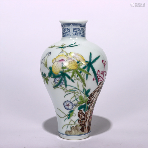 A CHINESE ENAMEL COLORED PORCELAIN VASE