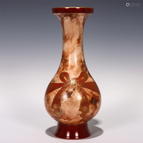 A CHINESE WOOD PATTERN GLAZED PORCELAIN VASE