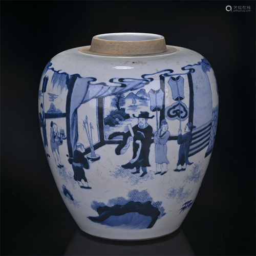 A CHINESE BLUE AND WHITE PORCELAIN JAR