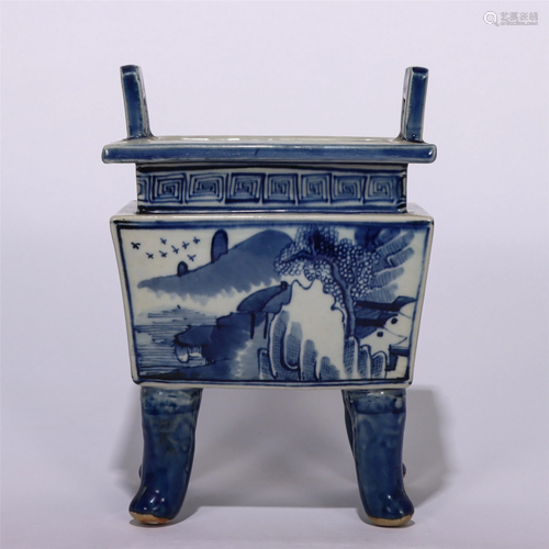 A CHINESE BLUE AND WHITE PORCELAIN SQUARE CENSER