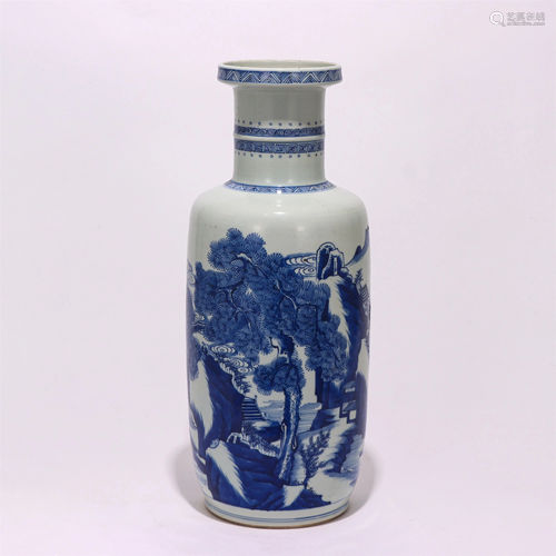 A CHINESE BLUE AND WHITE PORCELAIN VASE