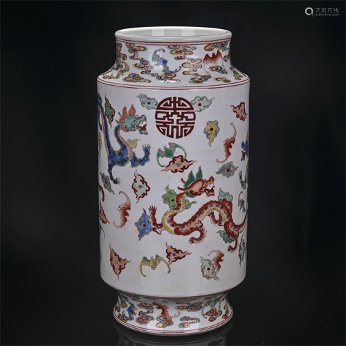 A CHINESE WUCAI DRAGON PATTERN PORCELAIN VASE