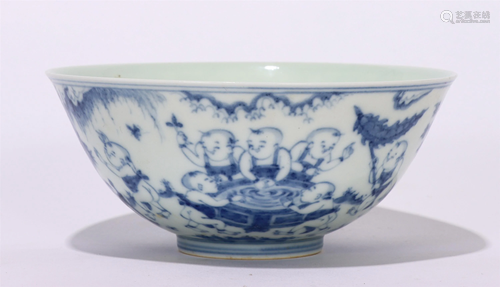 A CHINESE BLUE AND WHITE PORCELAIN BOWL