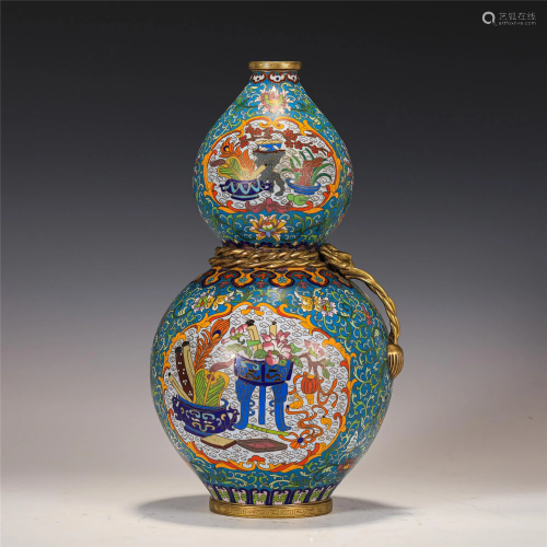 A CHINESE CLOISONNE DOUBLE GOURD VASE