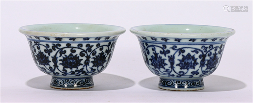 A PAIR OF CHINESE BLUE AND WHITE PORCELAIN CUPS