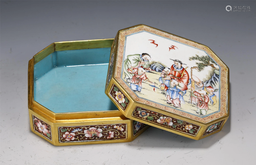 A CHINESE PAINTED ENAMEL BOX