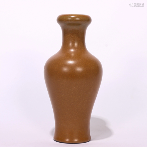 A CHINESE BROWN GLAZED PORCELAIN VASE