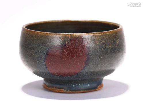 A CHINESE JUN TYPE GLAZED PORCELAIN BOWL