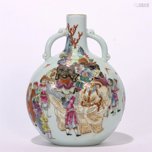 A CHINESE FAMILLE ROSE PORCELAIN FLASK MOON VASE