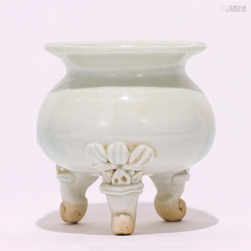 A CHINESE CELADON GLAZED PORCELAIN INCENSE BURNER