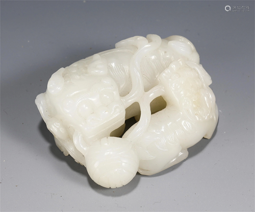 A CHINESE JADE DECORATION