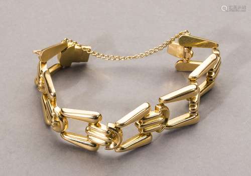 Goldenes Gliederarmband.