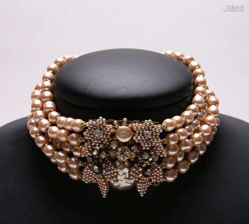 Stanley-Hagler-Halsband