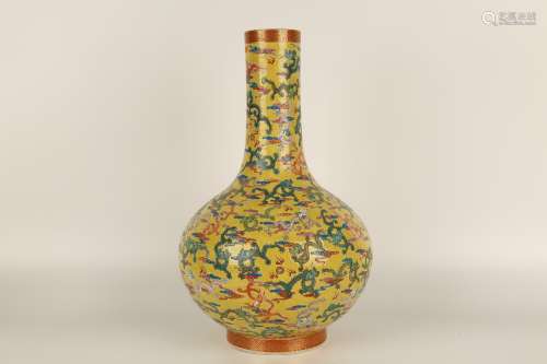 Qing Emperor Daoguang Period, Yellow Glaze Dragon Painting P...