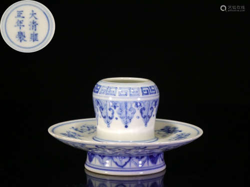 Qing Emperor Yongzheng Period Mark, Blue and White Glaze Pai...