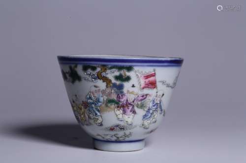 Qing Dynasty Period,  Famille Rose Glaze Porcelain Teacuo