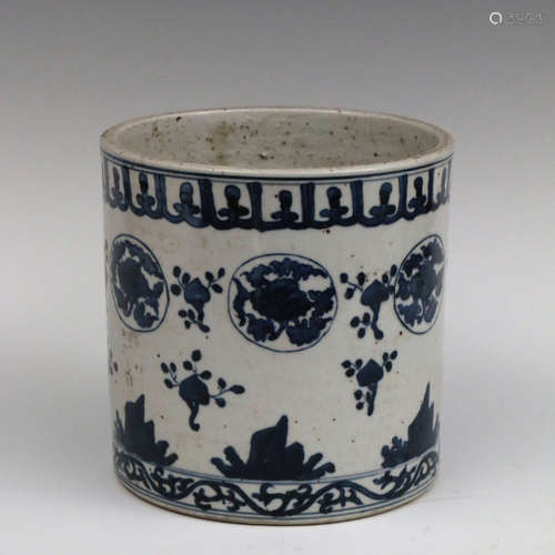 Stationery Blue-and-white Brush Pot ,Qing Dynasty