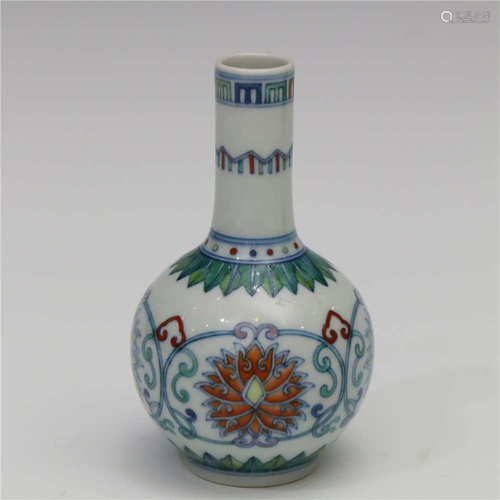 Globular Vase with Contrasting Floral Pattern,during Yongzhe...