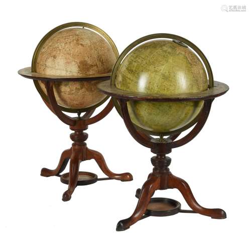 A fine pair of George III/Regency 12 inch library table glob...