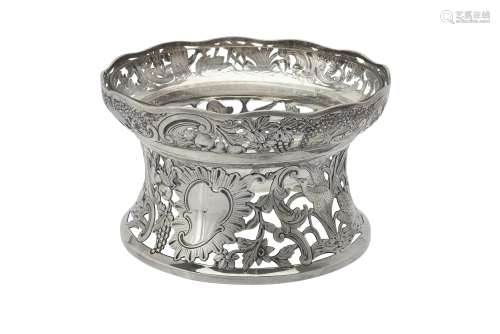 An Edwardian silver dish ring by Carrington & Co.