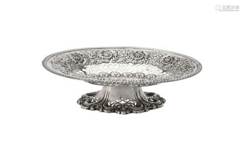 An Edwardian silver oval pedestal dish by S. Glass