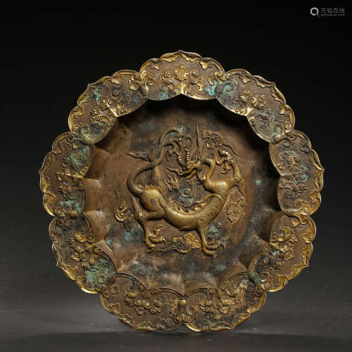 CHINESE SILVER GILT FLOWER MOUTH PLATE, TANG DYNASTY