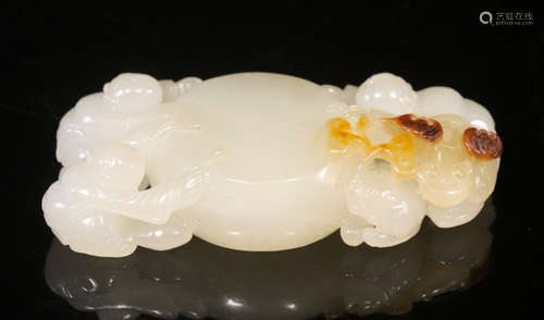 HETIAN WHITE JADE FIGURE PENDANT