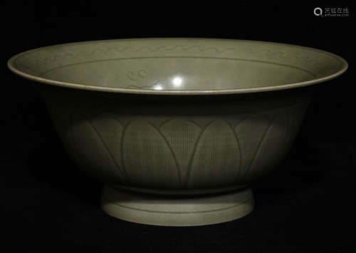 YUE YAO GREEN GLAZE BOWL CARVED WITH FLOWER