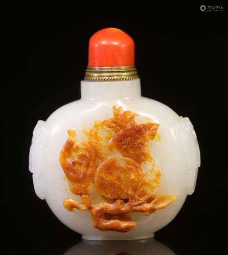 HETIAN WHITE JADE SNUFF BOTTLE CARVED WITH PEACH