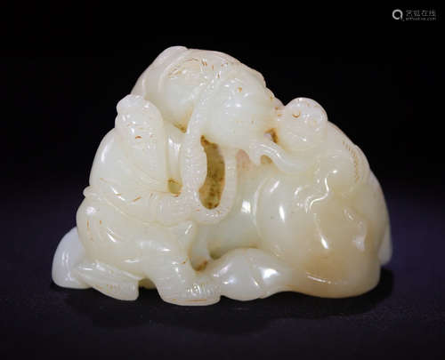 HETIAN JADE BEAST PENDANT