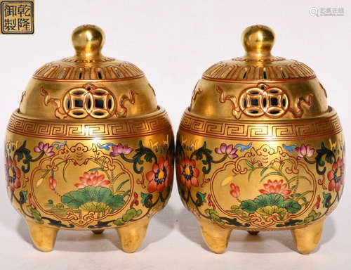 QIANLONGYUZHI MARK FAMILLE ROSE GLAZE CENSER PAIR