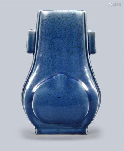 蓝釉贯耳瓶