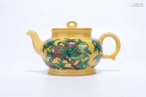 chinese tang tri-colored teapot