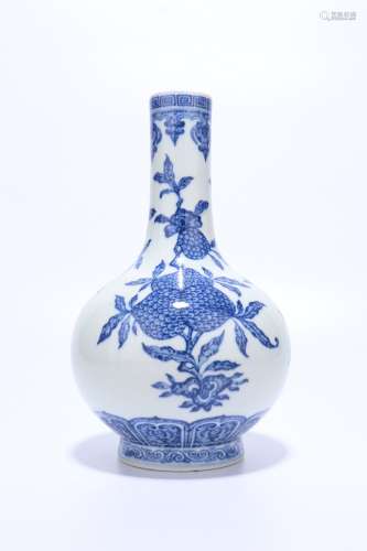 chinese blue and white porcelain bottle vase